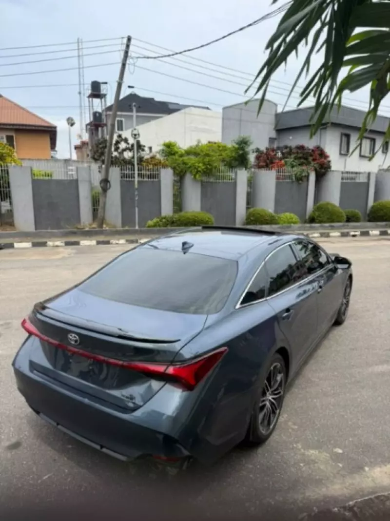 TOYOTA Avalon   - 2019
