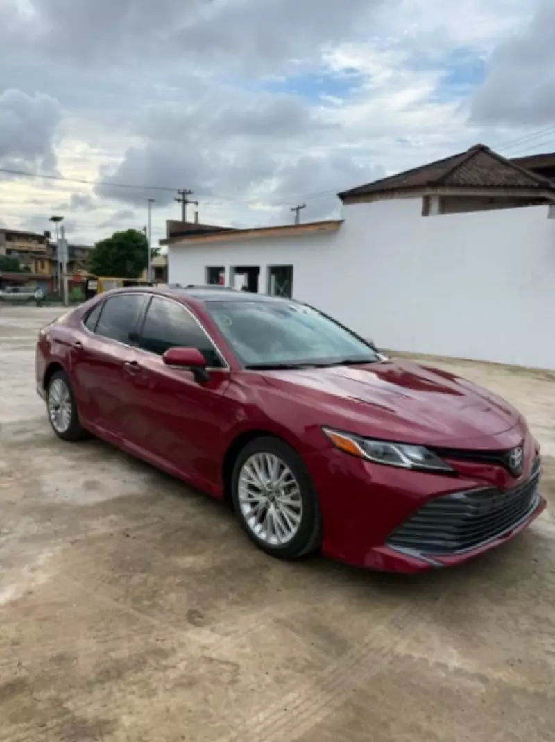 TOYOTA Camry - 2018