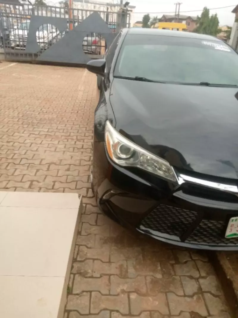 TOYOTA Camry - 2015