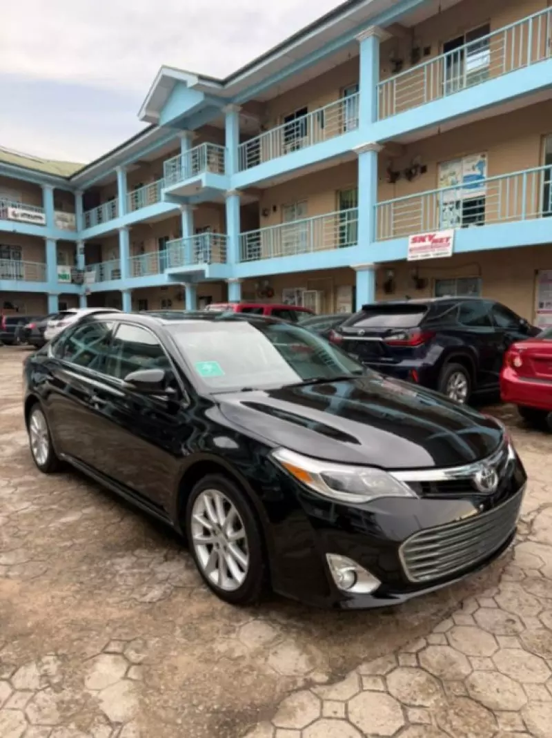 Toyota Avalon   - 2014