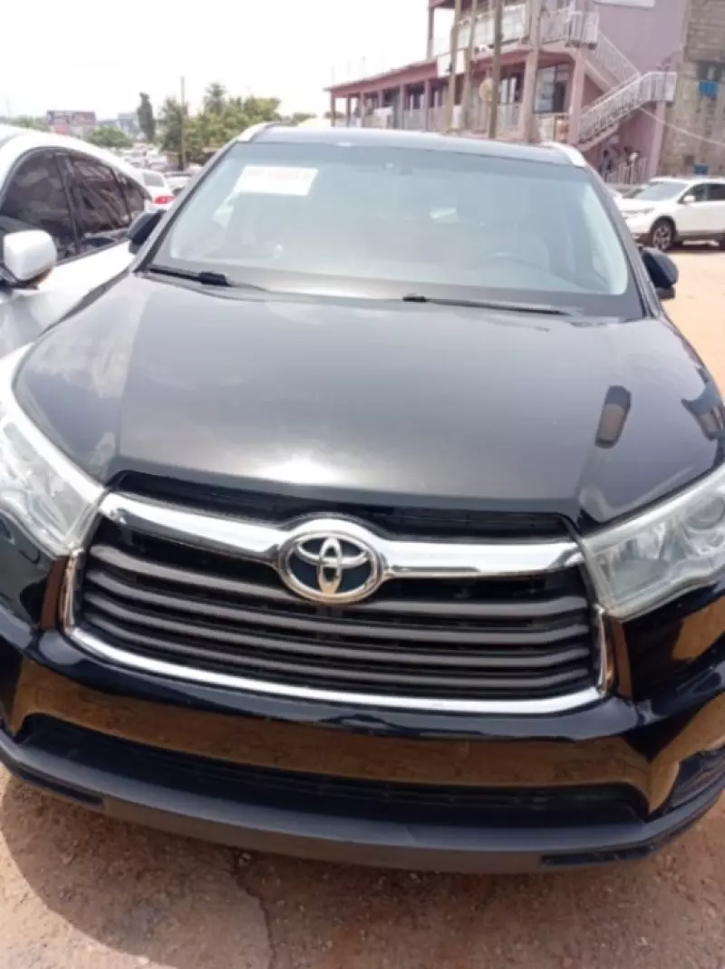 Toyota Highlander   - 2016