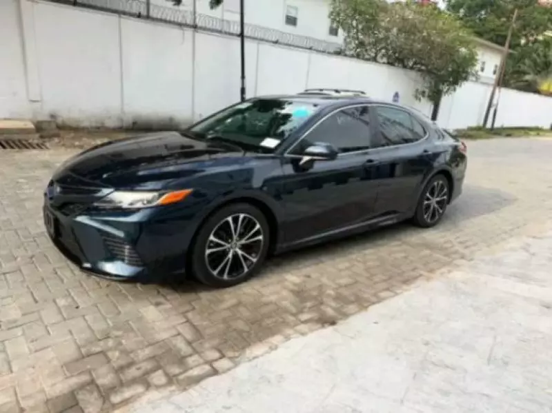 TOYOTA camry   - 2019