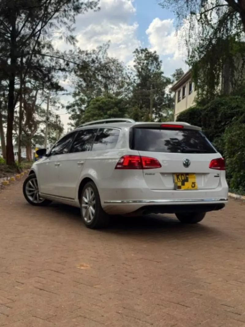 Volkswagen Passat   - 2014