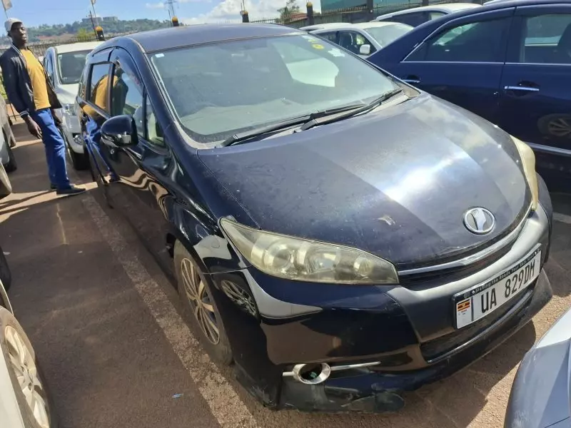 Toyota Wish   - 2012