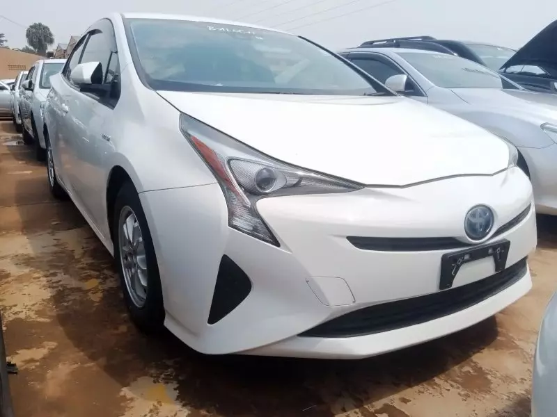 Toyota Prius Hybrid - 2013