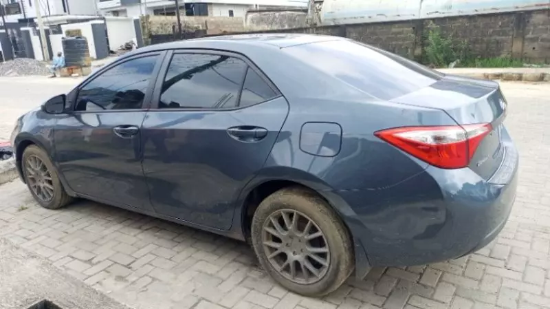 TOYOTA Corolla   - 2015