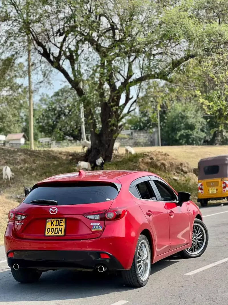 Mazda Axela    - 2014