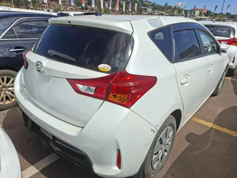 Toyota Auris   - 2013