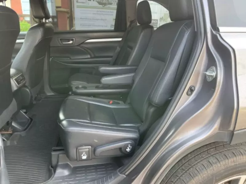 Toyota Highlander   - 2019