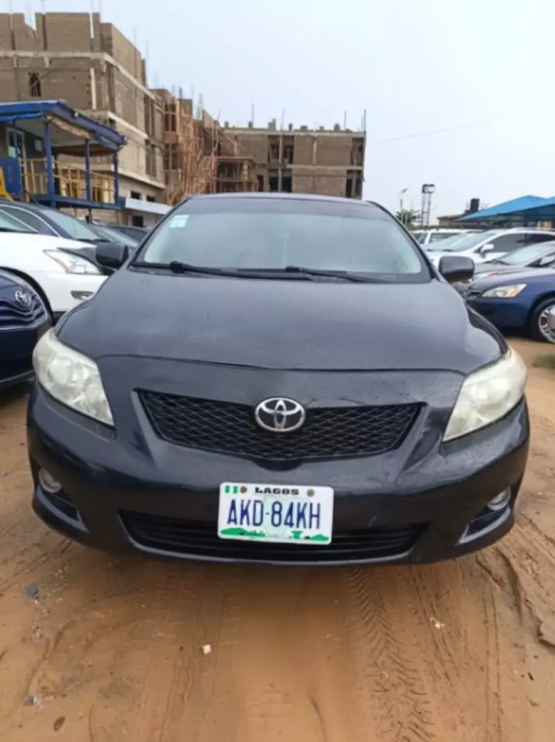 TOYOTA Corolla   - 2010