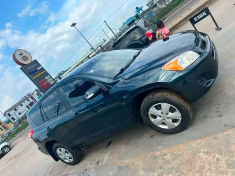 TOYOTA RAV 4   - 2010