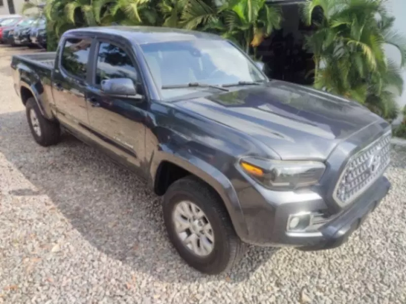 Toyota Tacoma   - 2019