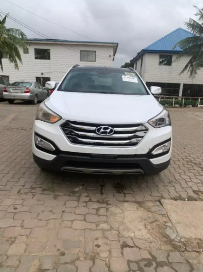 Hyundai Santa Fe - 2016