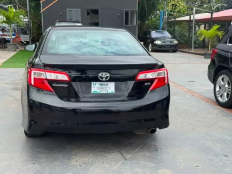 TOYOTA Camry - 2014