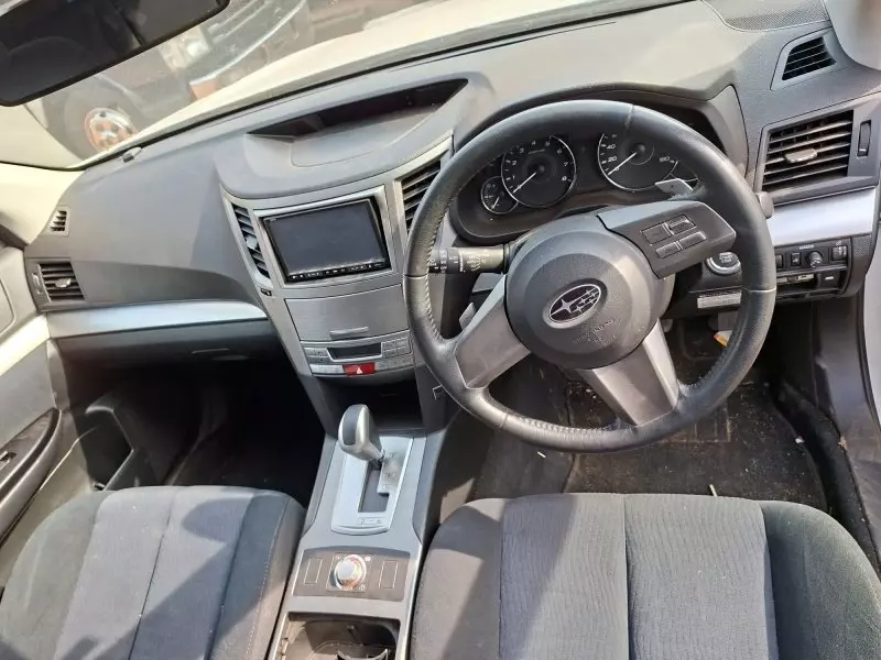 Subaru Outback   - 2011