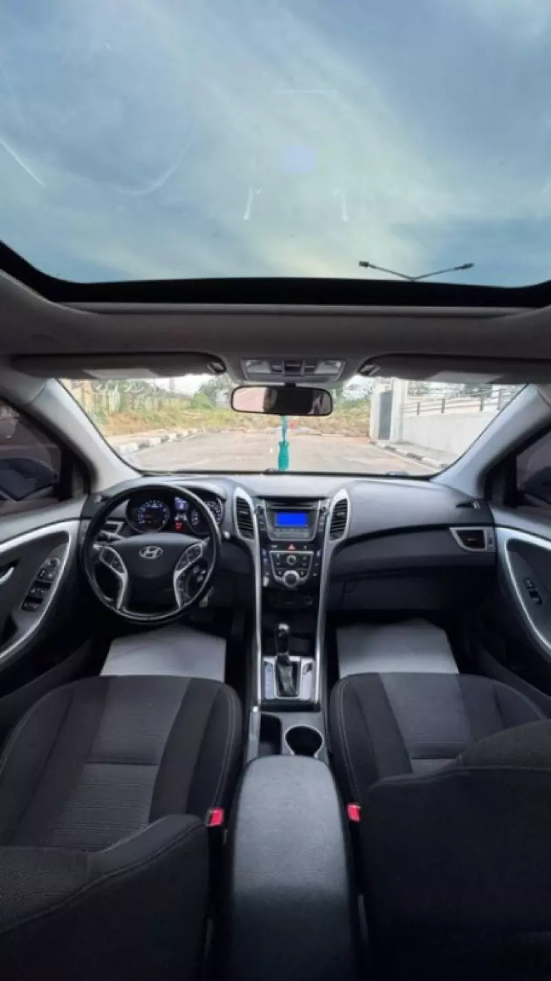 Hyundai Elantra   - 2014
