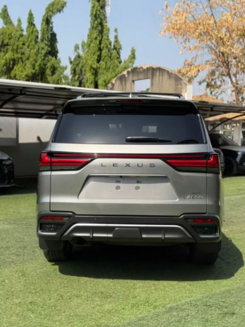 Lexus LX 600 - 2023