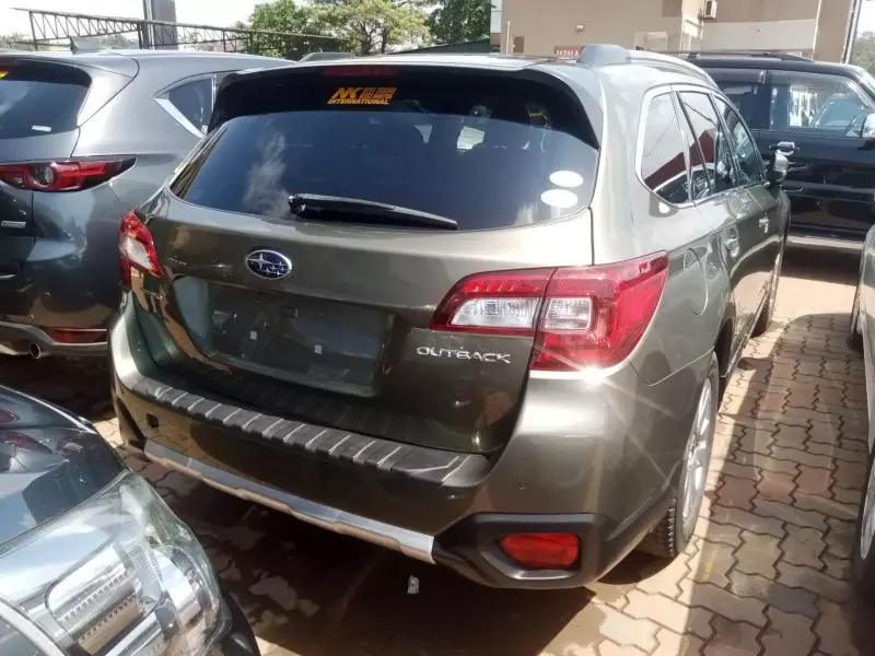 Subaru Outback   - 2017