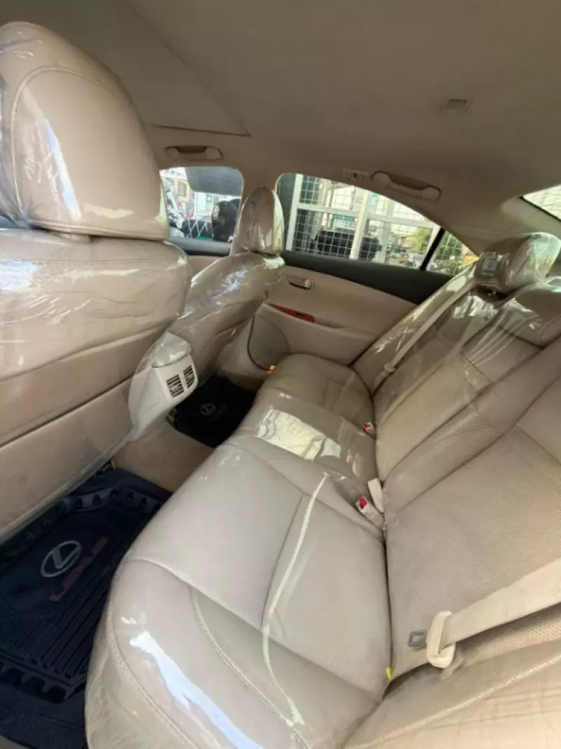 Lexus ES   - 2011