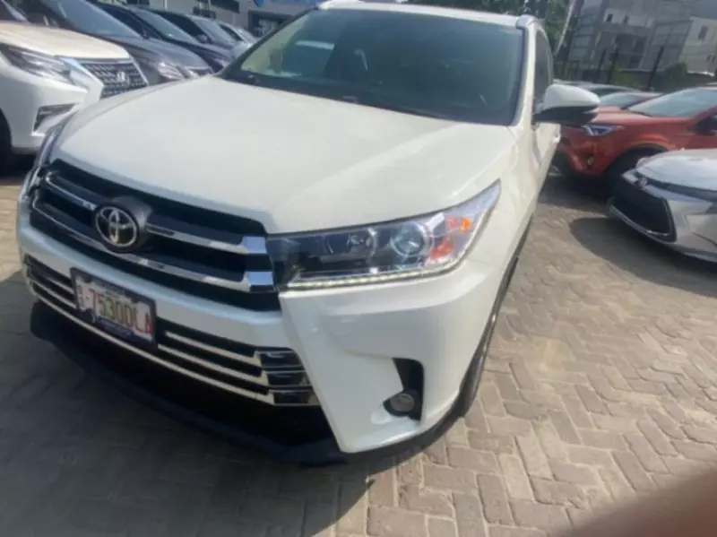 Toyota Highlander   - 2014