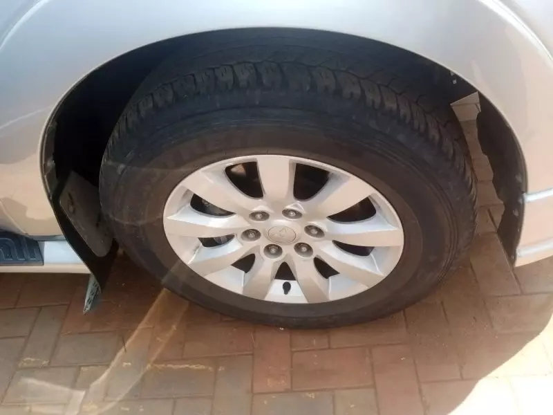 Mitsubishi Pajero   - 2012