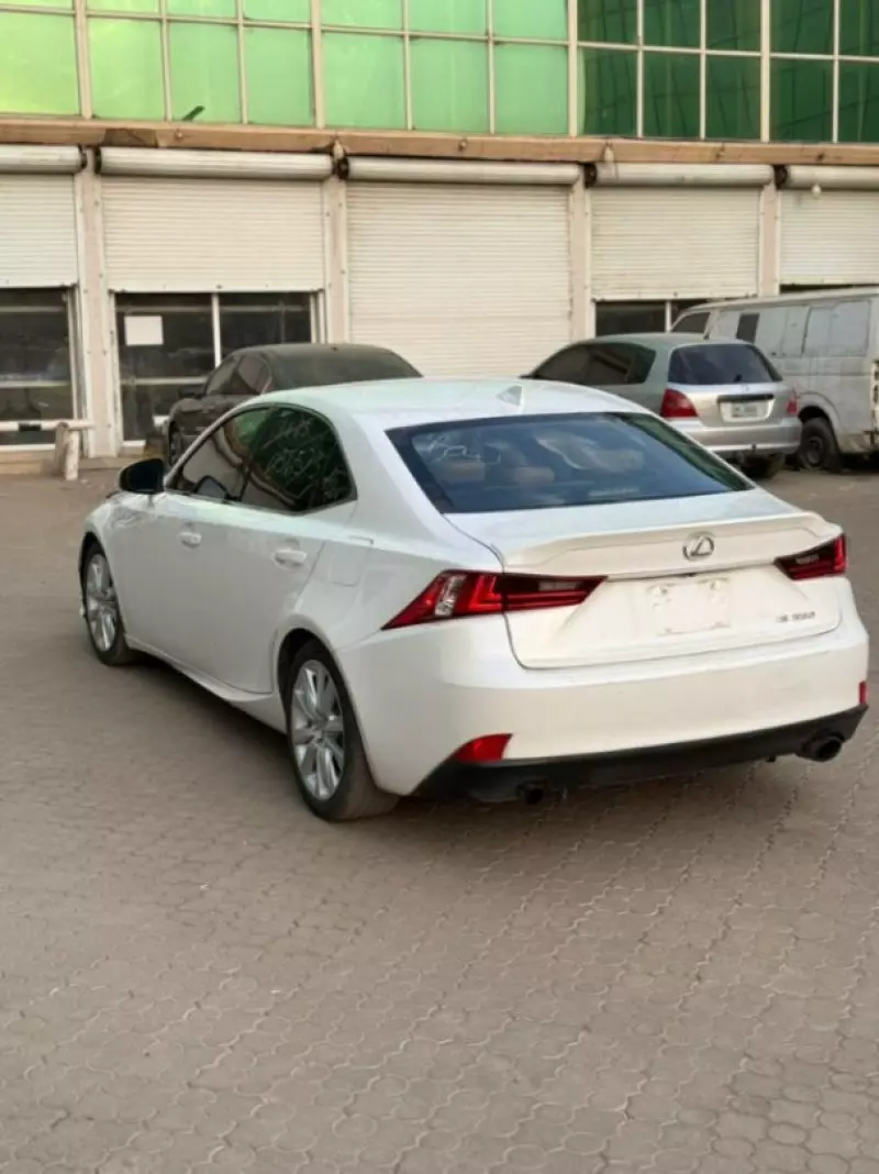 Lexus IS 250   - 2015