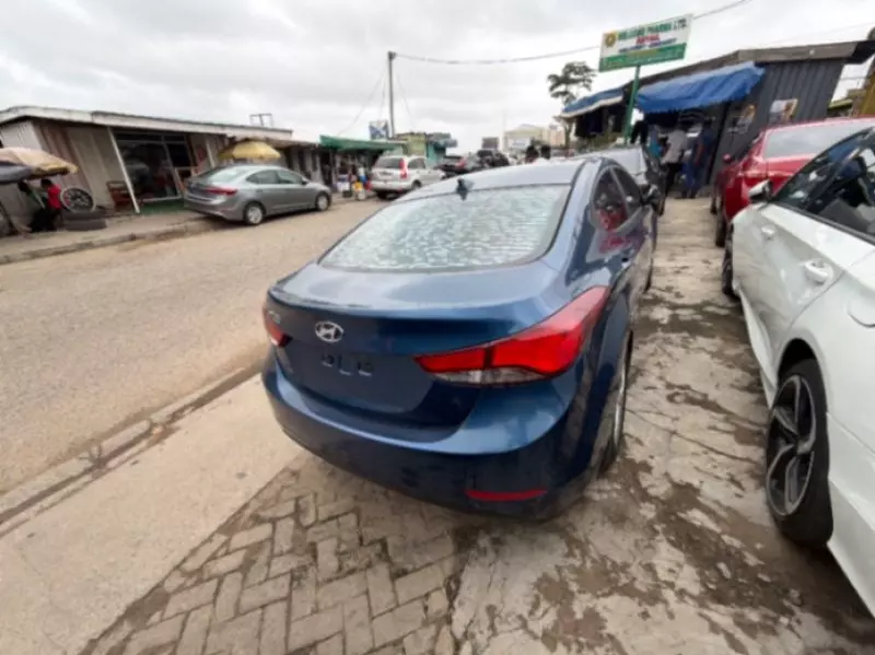 Hyundai Elantra   - 2016