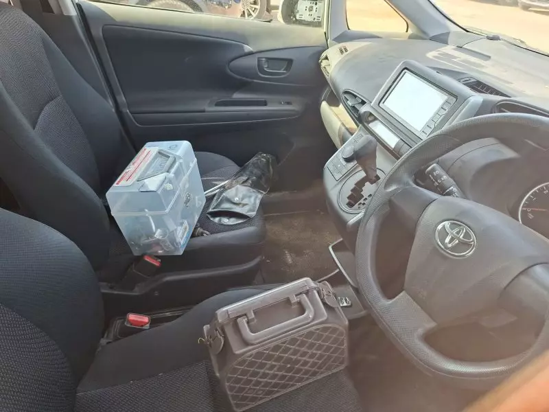TOYOTA Wish   - 2012