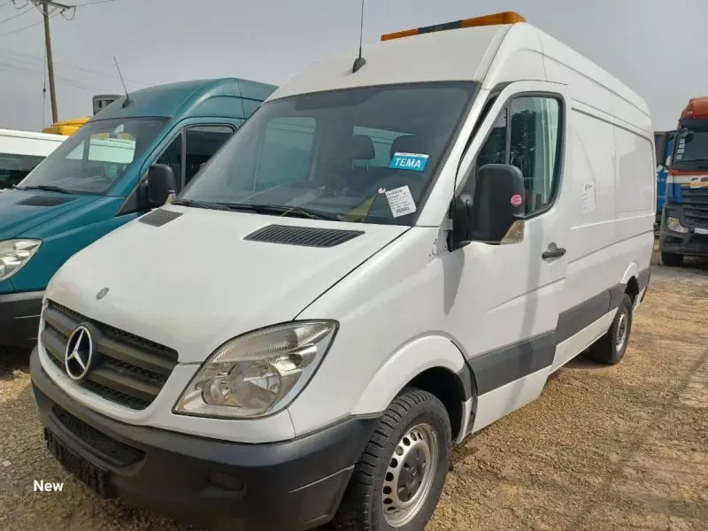 Mercedes-Benz Sprinter   - 2011