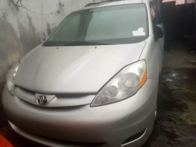 Toyota Sienna   - 2007