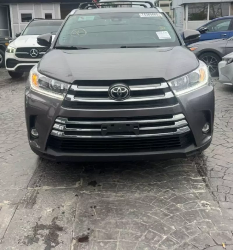 TOYOTA Highlander   - 2016