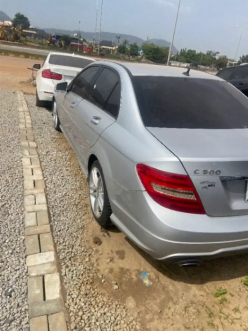 Mercedes-Benz C 300   - 2012