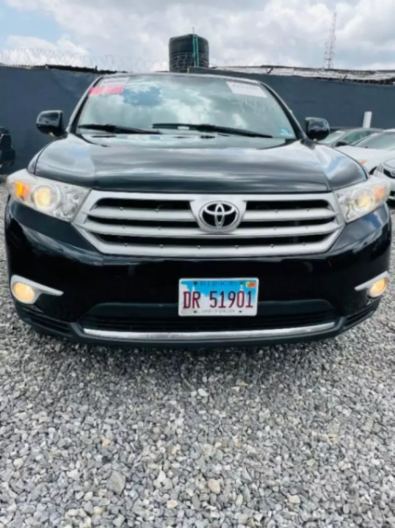 Toyota Highlander   - 2012