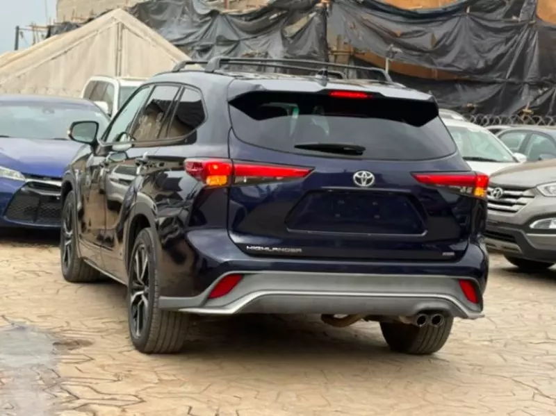 TOYOTA Highlander - 2021