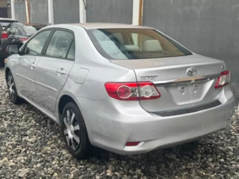 Toyota Corolla   - 2012