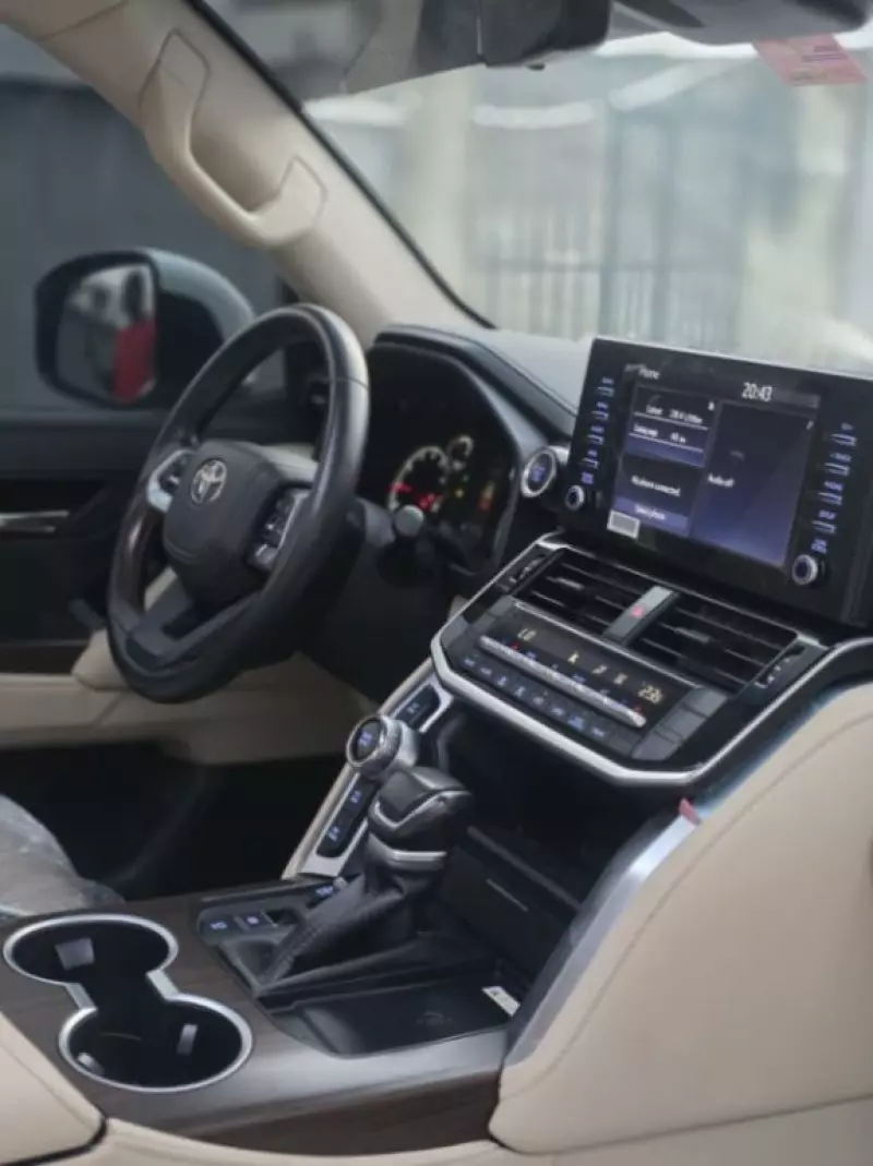 Toyota Land Cruiser   - 2022