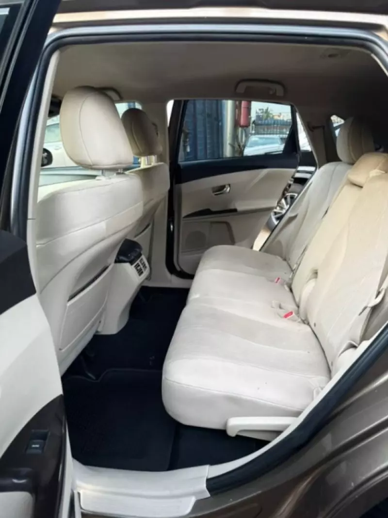 Toyota Venza   - 2011