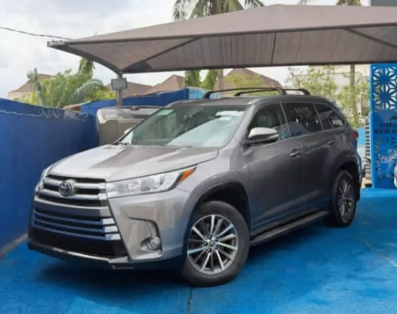TOYOTA Highlander   - 2016