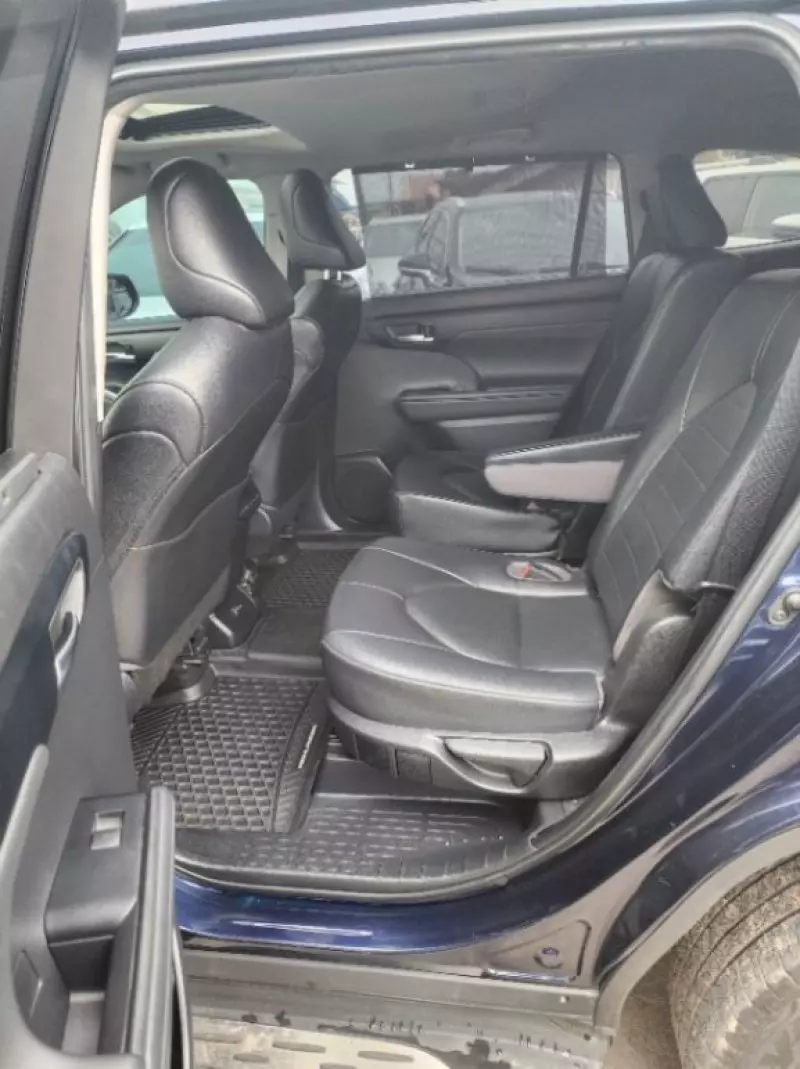 Toyota Highlander   - 2022