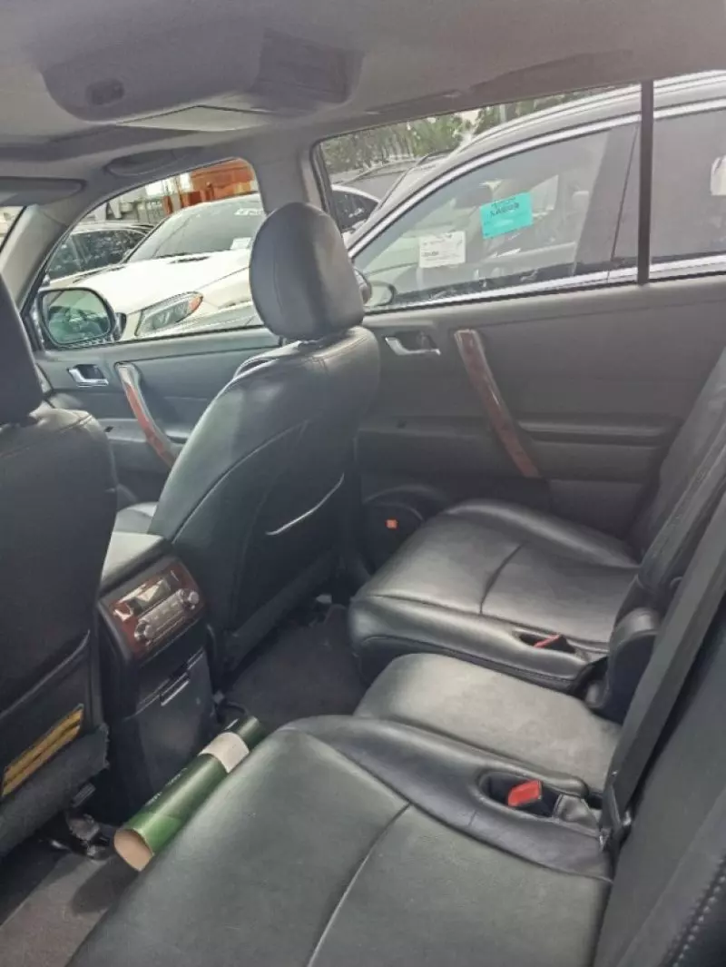 Toyota Highlander   - 2011