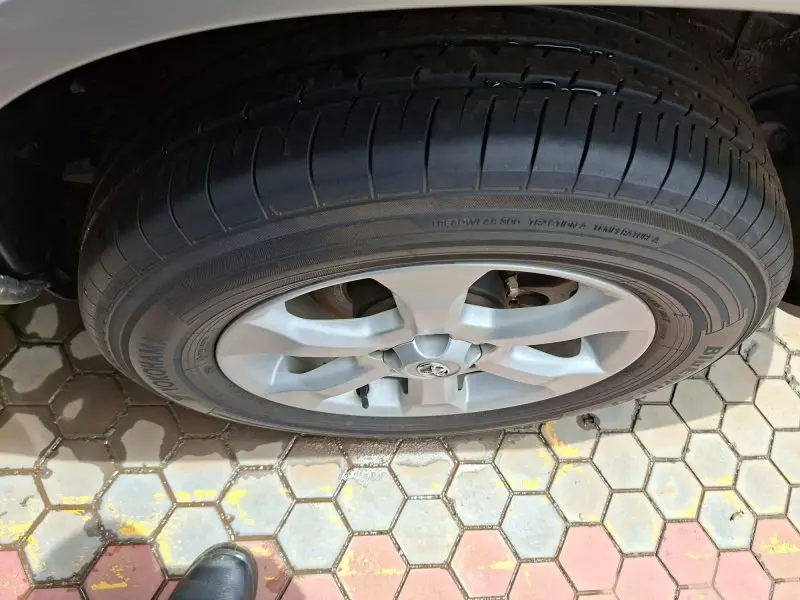 Toyota Vanguard    - 2011