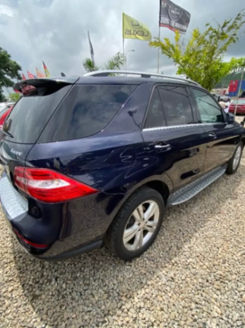 Mercedes-Benz ML 350   - 2012