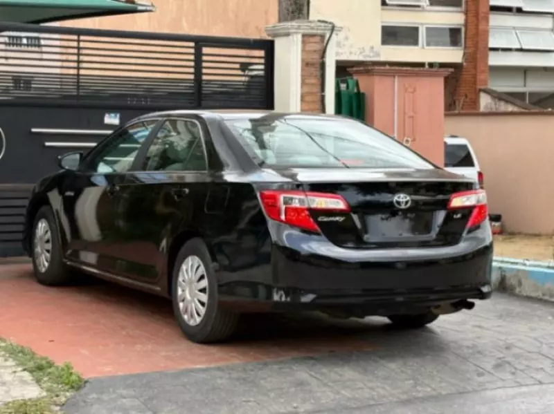 Toyota Camry - 2012