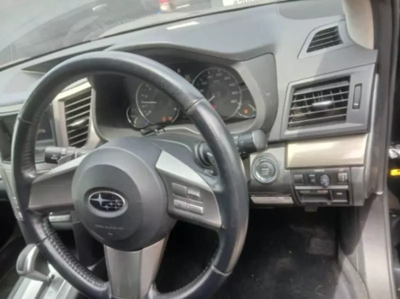 Subaru Outback   - 2011