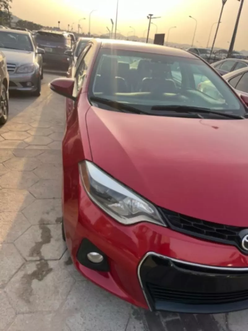Toyota Corolla   - 2015