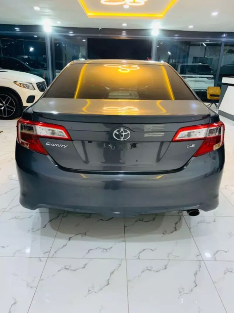Toyota Camry   - 2013