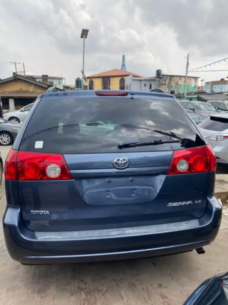Toyota Camry   - 2015