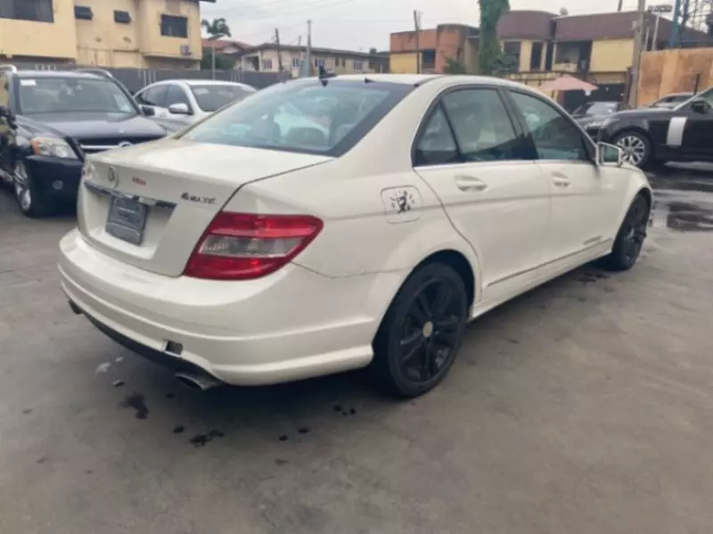Mercedes-Benz C 300   - 2009