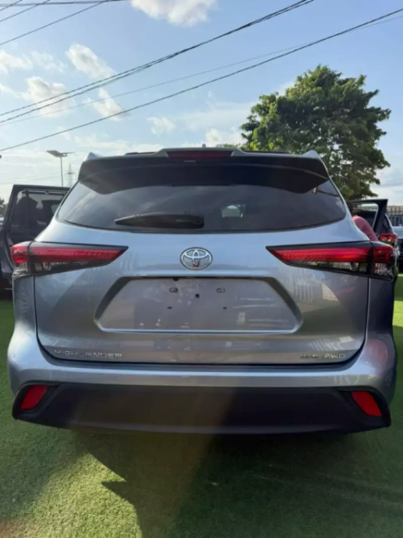 Toyota Highlander   - 2022