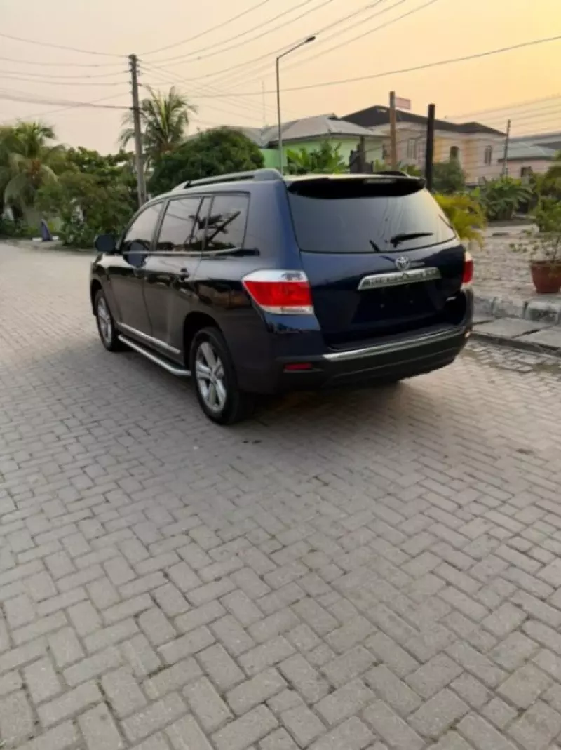 TOYOTA Highlander - 2013